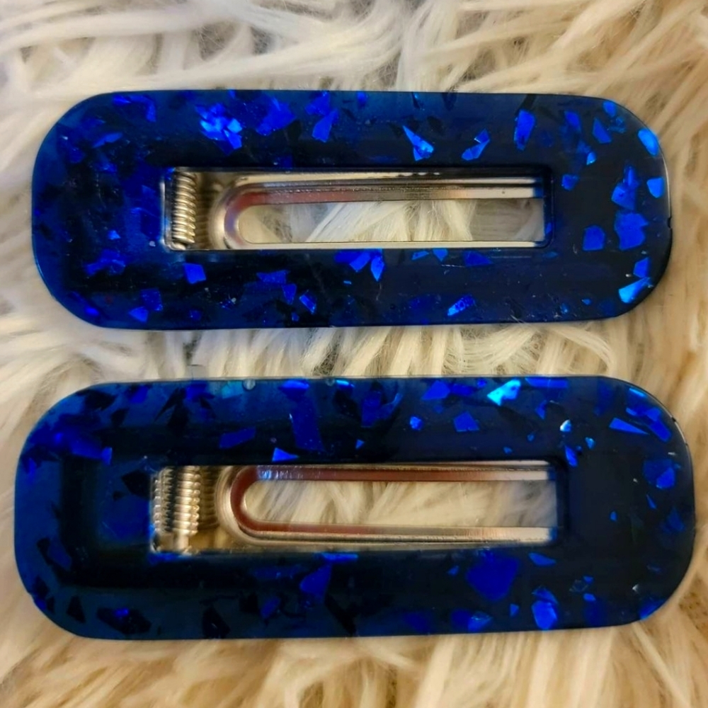 "Sapphire" resin hair clip